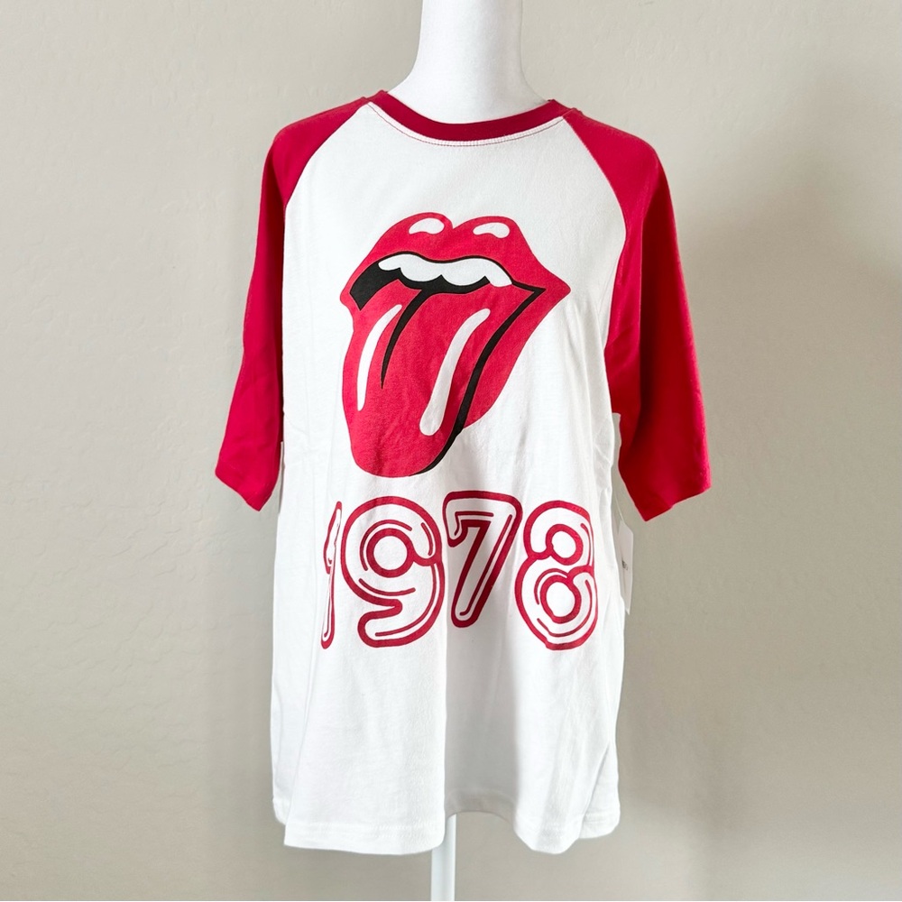 Graphic Raglan Tee with 1978 Tongue Design - White & Red